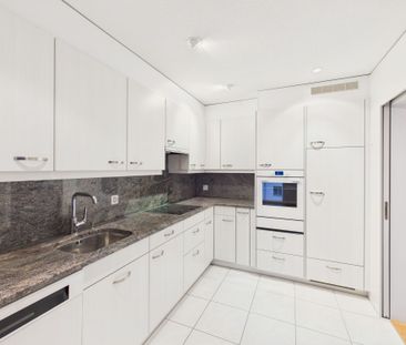 Modern 4.5-room apartment with large balcony, ideal for families in... - Photo 3