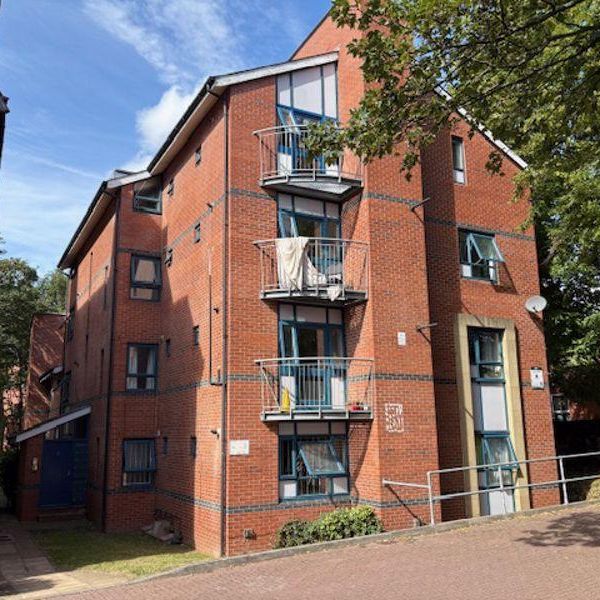 3 bedroom flat to rent - Photo 1