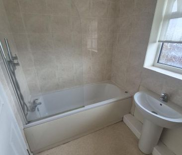 3 bedroom terraced house to rent - Photo 6