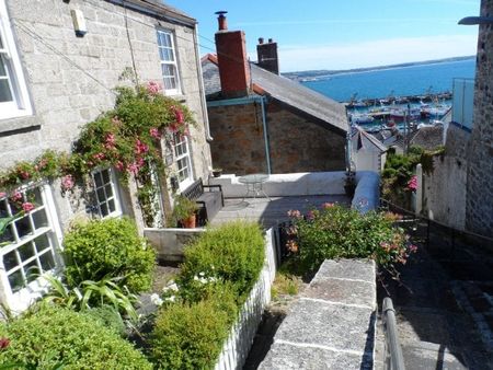 Newlyn, Penzance, TR18 - Photo 4