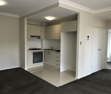 Modern 1 Bedroom Apartment for lease , close to Stockland Mall and ... - Photo 3