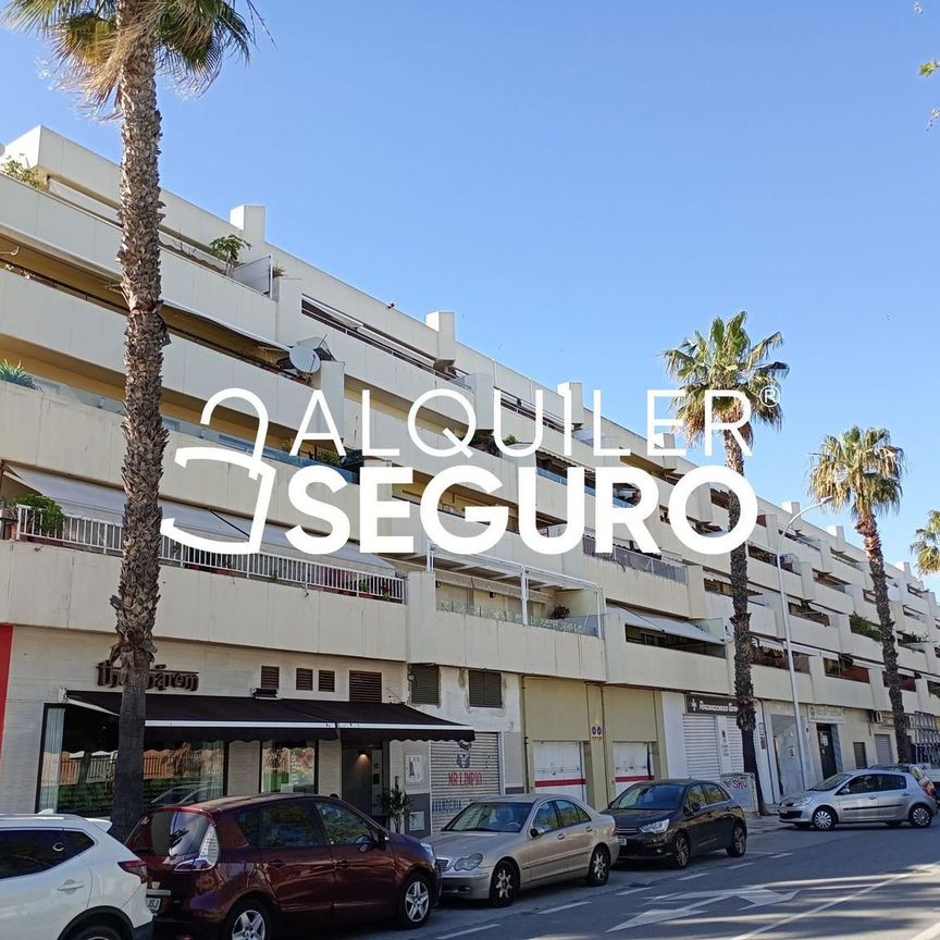 Alquiler de piso en Calle la Unión Mercantil - Photo 1