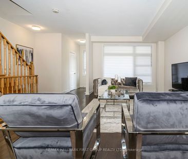 For Lease - 2519 Castlegate Crossing, Pickering, Ontario - Photo 2