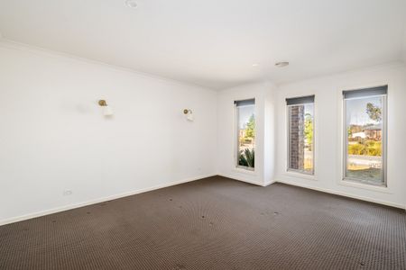 18 Windsor Avenue, SHEPPARTON VIC 3630 - Photo 5