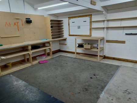 3 bedroom semi-detached house to rent - Photo 3