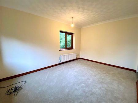 4 Bedroom House - Pilchards Avenue, Fair Oak - Photo 2