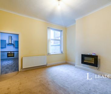 4 bedroom house to rent Ainsworth Road, Bury, BL8 - Photo 3