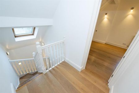 4 bedroom semi-detached house to rent - Photo 2