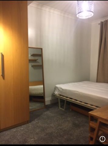 Room in a Shared Flat, Taylor House, SW2 - Photo 2