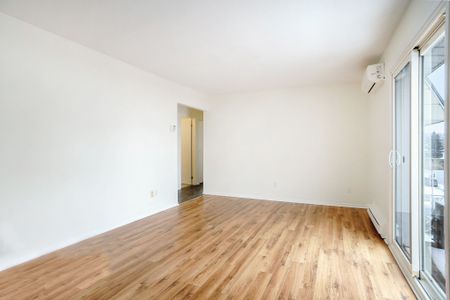 For Lease - 875 LAURIER Street Unit# 10, Clarence-Rockland, Ontario - Photo 2