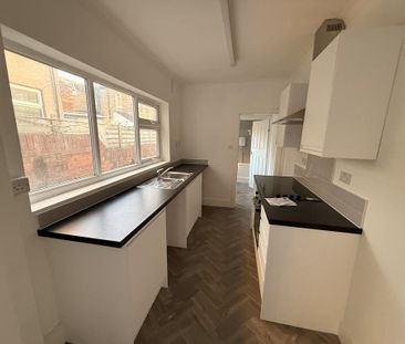 3 bedroom terraced house to rent - Photo 6