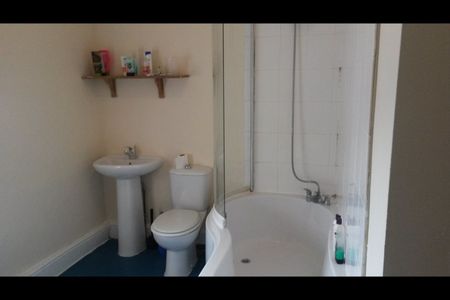 Room in a Shared House, Albert Park Road, M7 - Photo 2