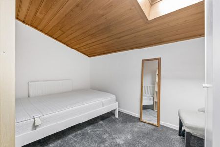 3 bedroom apartment to rent - Photo 4