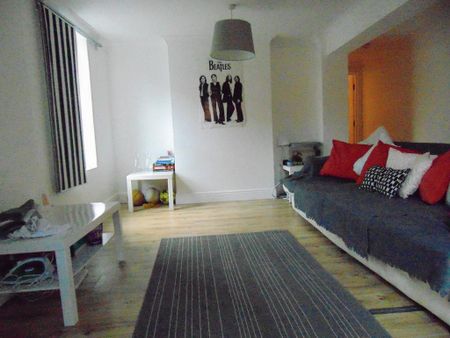 3 bedroom ground floor flat to rent - Photo 3