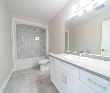 For Lease - 52 Willson Drive, Thorold, Ontario - Photo 2