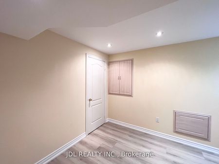 For Lease - 23 Toporowski Avenue, Richmond Hill, Ontario - Photo 5