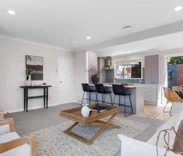 Newly renovated 3-bedroom with extra rumpus room - Photo 1