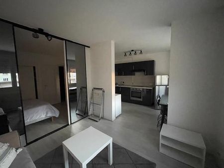 Location Appartement 2 pièces 33m² DECINES CHARPIEU 69150 - Photo 2