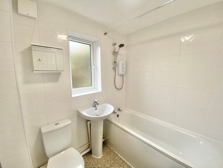 Parsonage Road, Grays, Property for rent - Photo 5