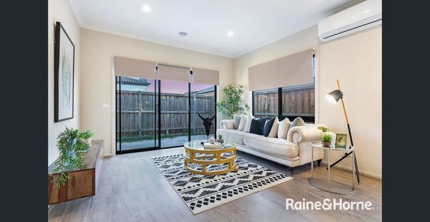 Stunning 4 Bedroom House in Clyde North! - Photo 1