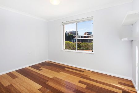 Life by the Harbour - Photo 4