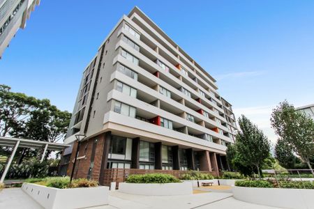 Well Maintained 2 Bed with Parking! - Photo 4