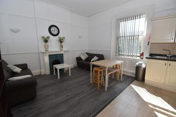 4 bedroom apartment to rent - Photo 1