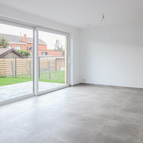 Energiezuinige halfopen woning te huur nabij het centrum van Wevelgem - Photo 1