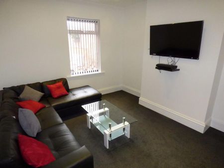 6 bedroom semi-detached house to rent - Photo 5