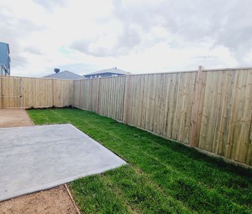 Stunning Family Home - Photo 6