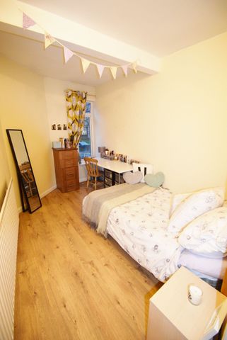 3 bedroom house share to rent - Photo 4