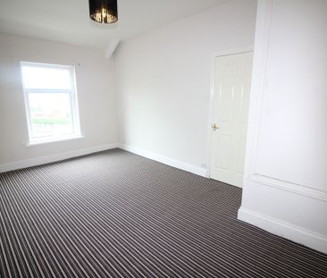 2 Bedroom Mid Terraced House - Photo 4