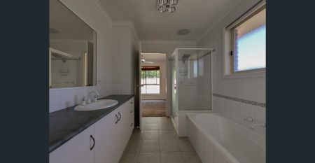 Modern, Tidy & Convenient - Photo 5