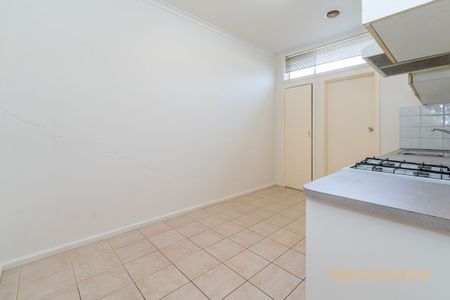 Homely & Light filled Two-Bedroom Unit - Photo 5