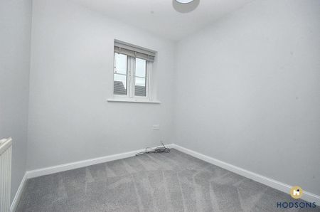 3 bedroom semi-detached house to rent - Photo 3