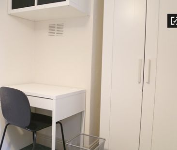 Room in shared apartment for rent in Inns Quay, Dublin - Photo 5