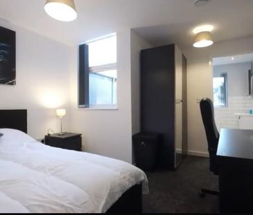 6 bedroom end of terrace house to rent - Photo 6