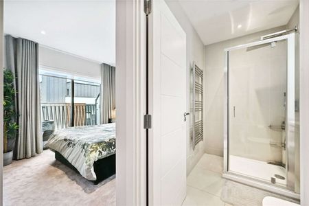 A modern, spacious 2 bed apartment, moments from Southwark station. - Photo 4