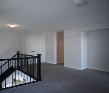 For Lease - 705 Fenwick Way, Barrhaven, Ontario - Photo 2