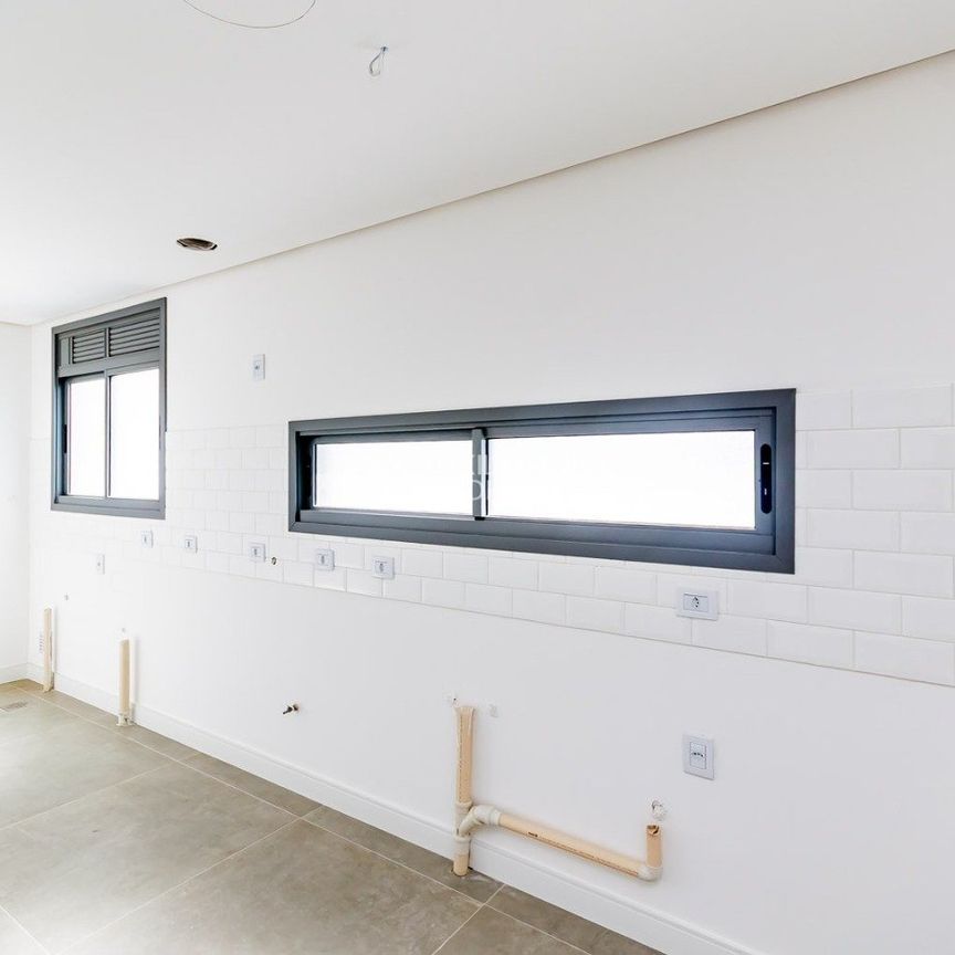Apartamento com 2 quartos e 89m² para alugar em Chácara das Pedras, Porto Alegre. - Photo 1