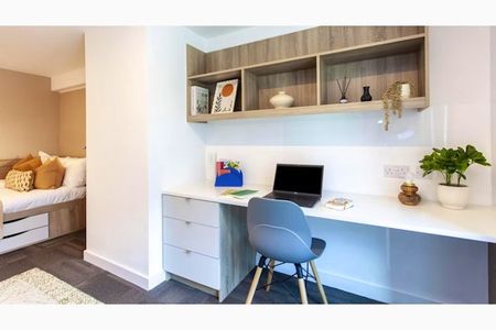 Deluxe Single Ensuite / Deluxe Plus Single Ensuite - Photo 2