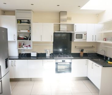 Room in a Shared Flat, Wolverton Gardens, W6 - Photo 4