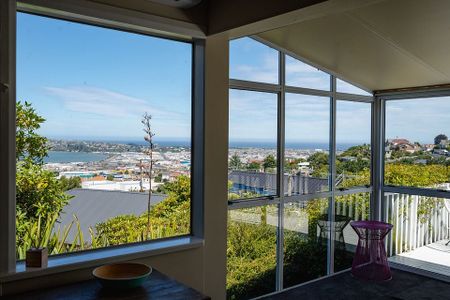 City Cottage Fully Renovated & Furnished - Photo 2