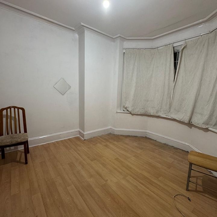 1 Bed Flat, Mostyn Avenue, HA9 - Photo 1