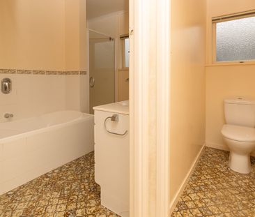St Heliers Three Bedroom Top Location - Photo 4