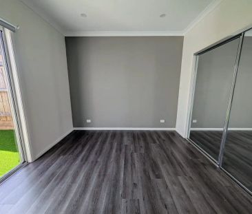 “Modern Comfort and Luxury in the Heart of Tarneit” - Photo 6