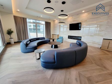 Sophisticated 1 Bedroom Condo – Water Street (#3105) - Photo 2