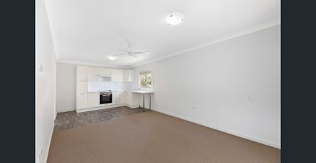 Gorgeous two bedroom flat - walking distance to the beach - Photo 5