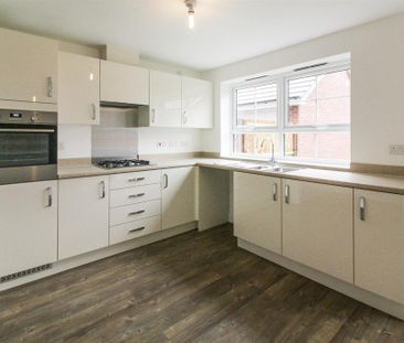 4 bedroom detached house to rent - Photo 6