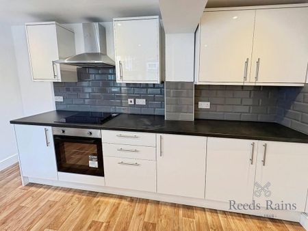 3 bedroom terraced house to rent - Photo 5